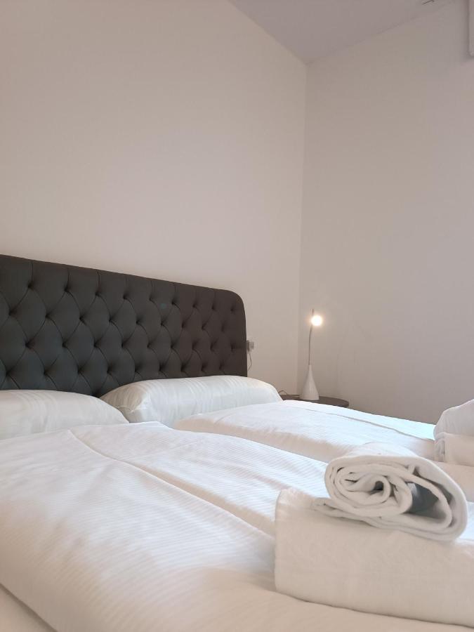 Apartment Teatro Болзано Екстериор снимка