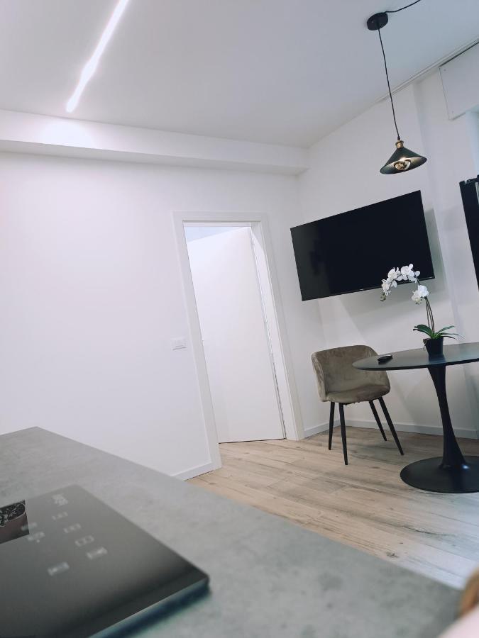 Apartment Teatro Болзано Екстериор снимка
